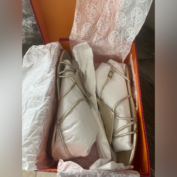 Tory Burch Women's size 9 Gold Diamond Patch ankle strap Sandal NIB NEW - Picture 9 of 10